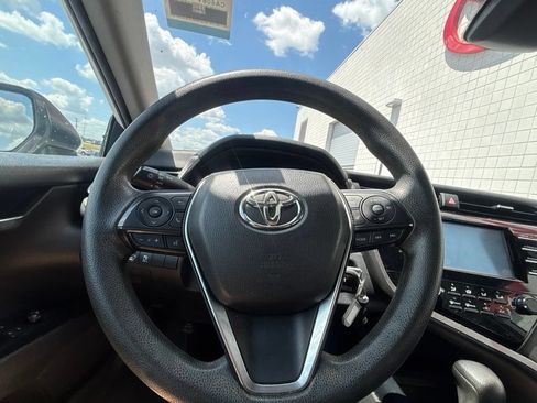 Used 2019 Toyota Camry LE FWD image 16