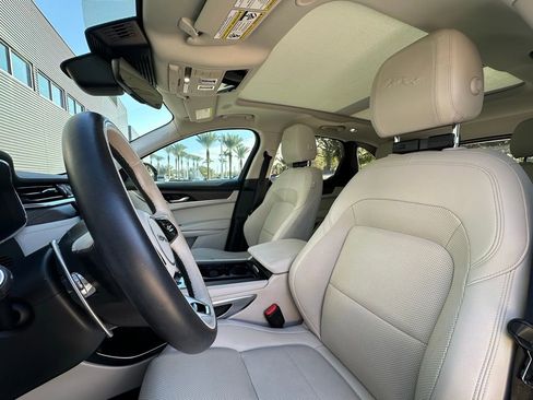 Used 2023 Jaguar F-PACE S image 5