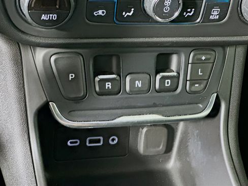 Used 2019 GMC Terrain SLE w/ Driver Convenience Package FWD image 25