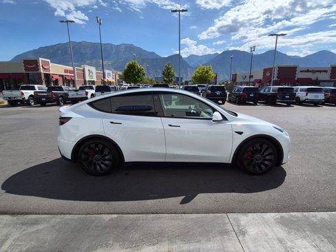 Used 2021 Tesla Model Y Performance AWD/4WD image 2