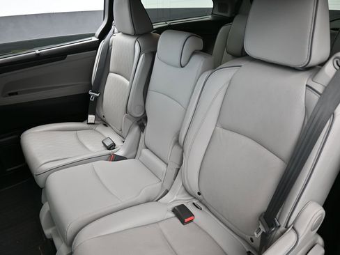 Used 2021 Honda Odyssey Elite image 42
