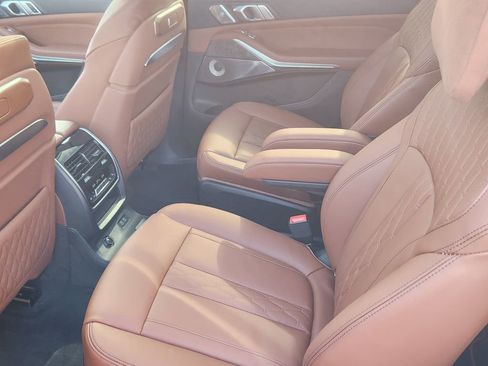 New 2025 BMW X7 M60i image 19