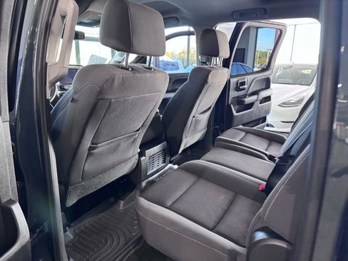 Used 2018 Chevrolet Silverado 1500 LT w/ LT Eassist Package image 16