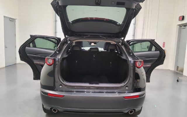 Used 2024 MAZDA CX-30 AWD 2.5 S w/ Premium Package image 16
