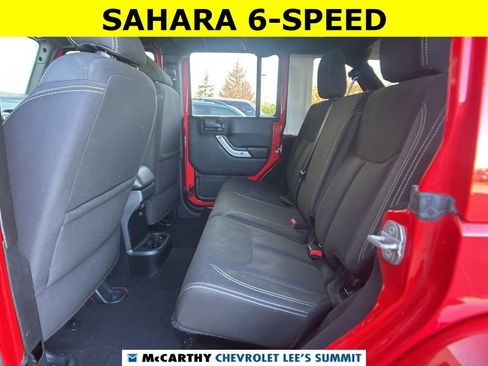 Used 2018 Jeep Wrangler Unlimited Sahara w/ Dual Top Group image 29