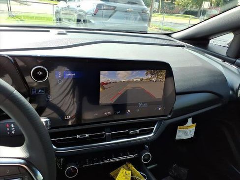 New 2026 Chevrolet Equinox EV LT image 10