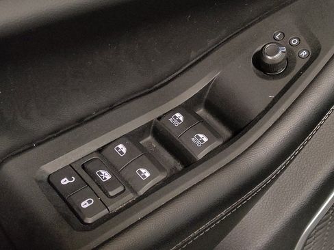 Used 2022 Jeep Grand Cherokee L Limited image 27