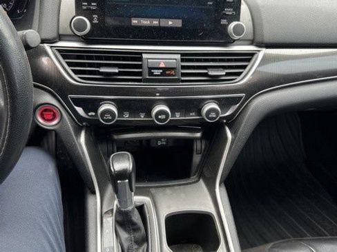 Used 2019 Honda Accord Sport image 4