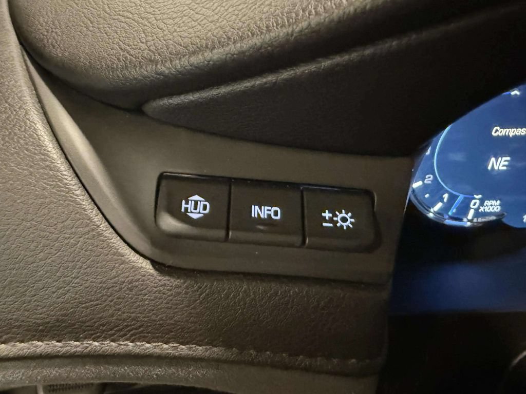 Used 2018 Cadillac Escalade Premium Luxury AWD/4WD image 54