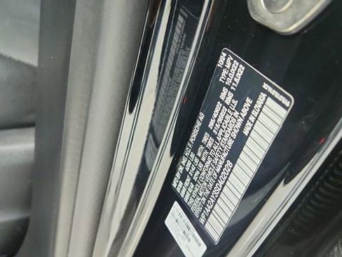 Used 2025 Porsche Cayenne w/ Premium Package image 63