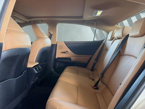 Certified 2023 Lexus ES 350 w/ Premium Package FWD image 11