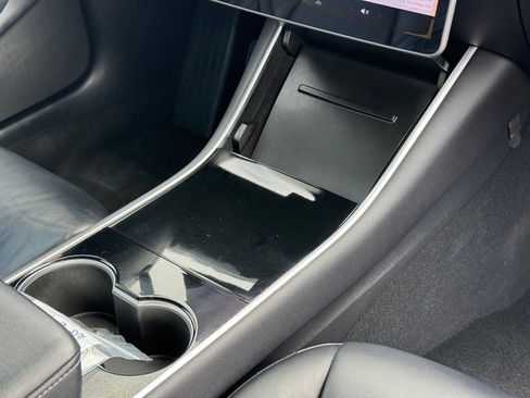 Used 2019 Tesla Model 3 Standard Range Plus image 16