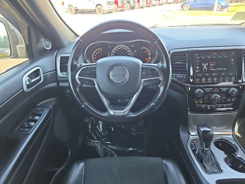 Used 2020 Jeep Grand Cherokee Altitude AWD/4WD image 8