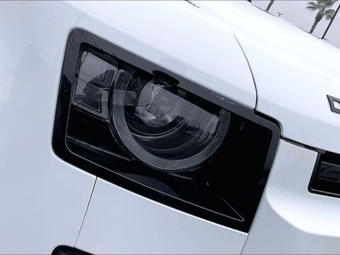 Used 2025 Land Rover Defender 110 S image 31