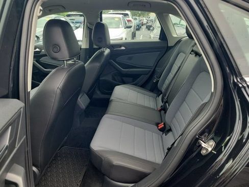 Used 2025 Volkswagen Jetta SE FWD image 11