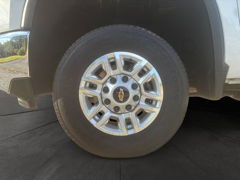 Used 2024 Chevrolet Silverado 2500 LT image 14