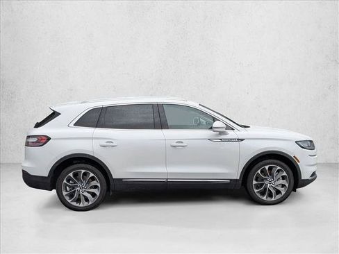 Used 2023 Lincoln Nautilus Reserve w/ Luxury Package AWD/4WD image 5