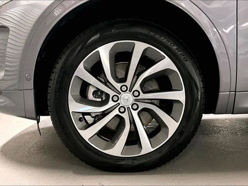 Certified 2025 Land Rover Discovery Sport S image 8