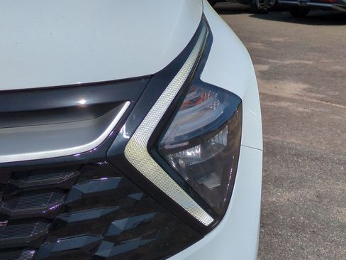 Certified 2023 Kia Sportage EX FWD image 10