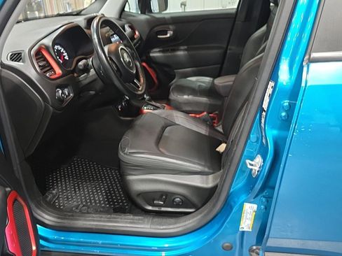 Used 2022 Jeep Renegade Trailhawk w/ Sun/Sound Group image 8