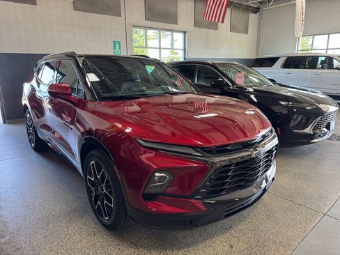 Used 2024 Chevrolet Blazer RS w/ Driver Confidence II Package AWD/4WD image 3