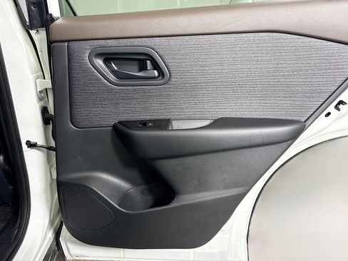 Used 2023 Nissan Rogue S FWD image 28