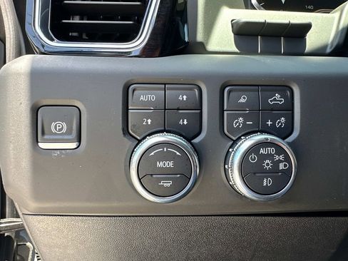 New 2025 GMC Sierra 2500 Denali w/ Denali Reserve Package image 37