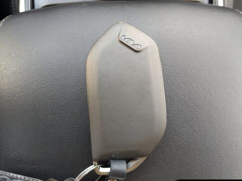 Used 2024 Kia Sorento SX image 31