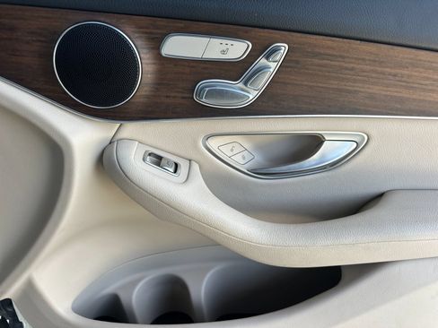 Certified 2022 Mercedes-Benz GLC 300 image 20