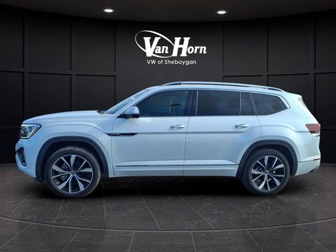 Used 2024 Volkswagen Atlas SEL Premium R-Line image 5
