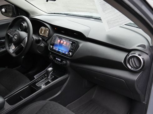Used 2021 Nissan Kicks SV w/ Exterior Package image 21