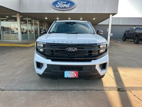 New 2025 Ford Expedition Active image 17