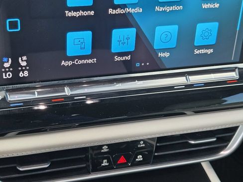 Used 2024 Volkswagen Atlas SE w/ Black Wheel Package FWD image 19