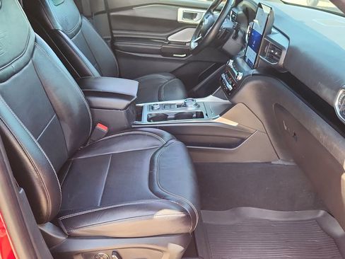 Used 2020 Ford Explorer ST w/ ST High-Performance Pack AWD/4WD image 18