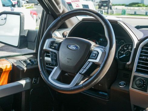 Used 2019 Ford F150 King Ranch image 14
