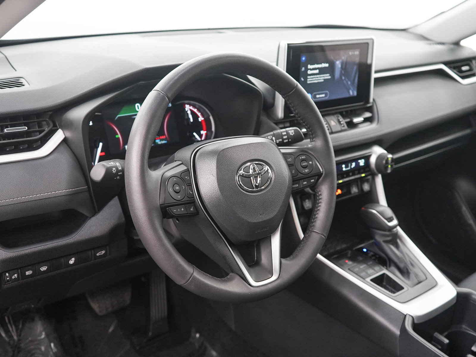 Used 2025 Toyota RAV4 XLE Premium w/ Weather Package AWD/4WD image 21
