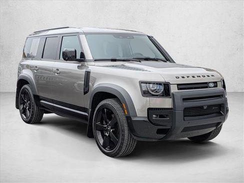 Used 2022 Land Rover Defender 110 X-Dynamic HSE image 3