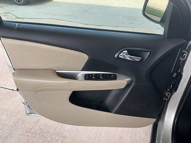 Used 2014 Dodge Journey SXT w/ Flexible Seating Group FWD image 16
