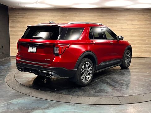 Used 2025 Ford Explorer Platinum w/ Ultimate Package image 27