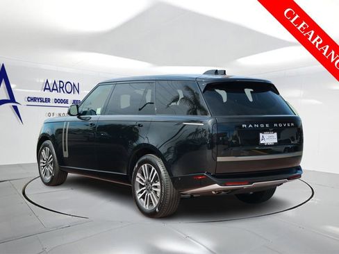 Used 2025 Land Rover Range Rover Long Wheelbase SE AWD/4WD image 2