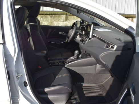 Certified 2025 Toyota Corolla XLE image 25