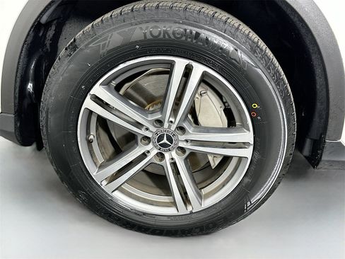 Used 2020 Mercedes-Benz GLC 300 4MATIC image 28