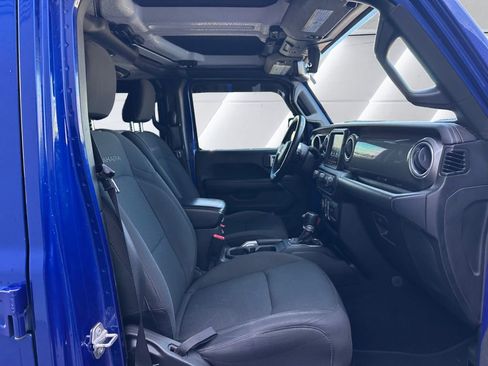 Used 2018 Jeep Wrangler Unlimited Sahara image 13