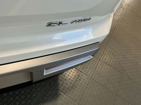 Used 2024 Nissan Pathfinder SL AWD/4WD image 6