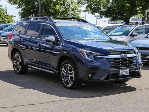 Used 2023 Subaru Ascent Limited w/ Technology Package AWD/4WD image 6