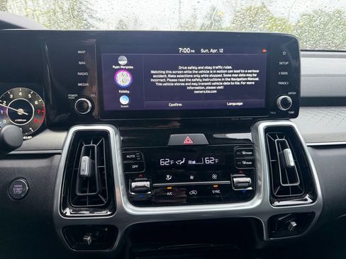 Used 2023 Kia Sorento SX image 18