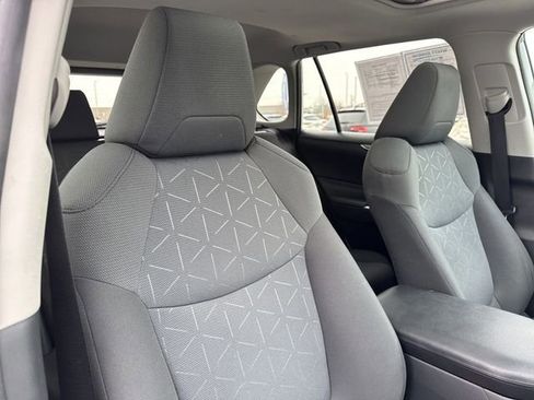 Used 2019 Toyota RAV4 XLE w/ Convenience Package image 24