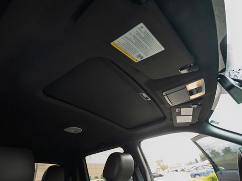 Used 2013 Ford F150 Raptor w/ Luxury Equipment Group AWD/4WD image 20