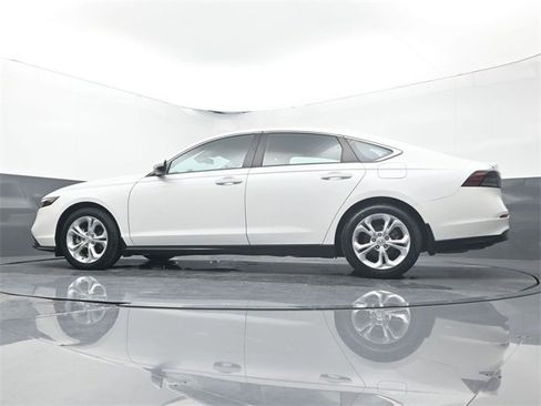 Used 2023 Honda Accord LX image 9