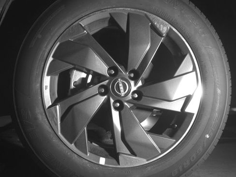 Used 2025 Nissan Rogue SV FWD image 12